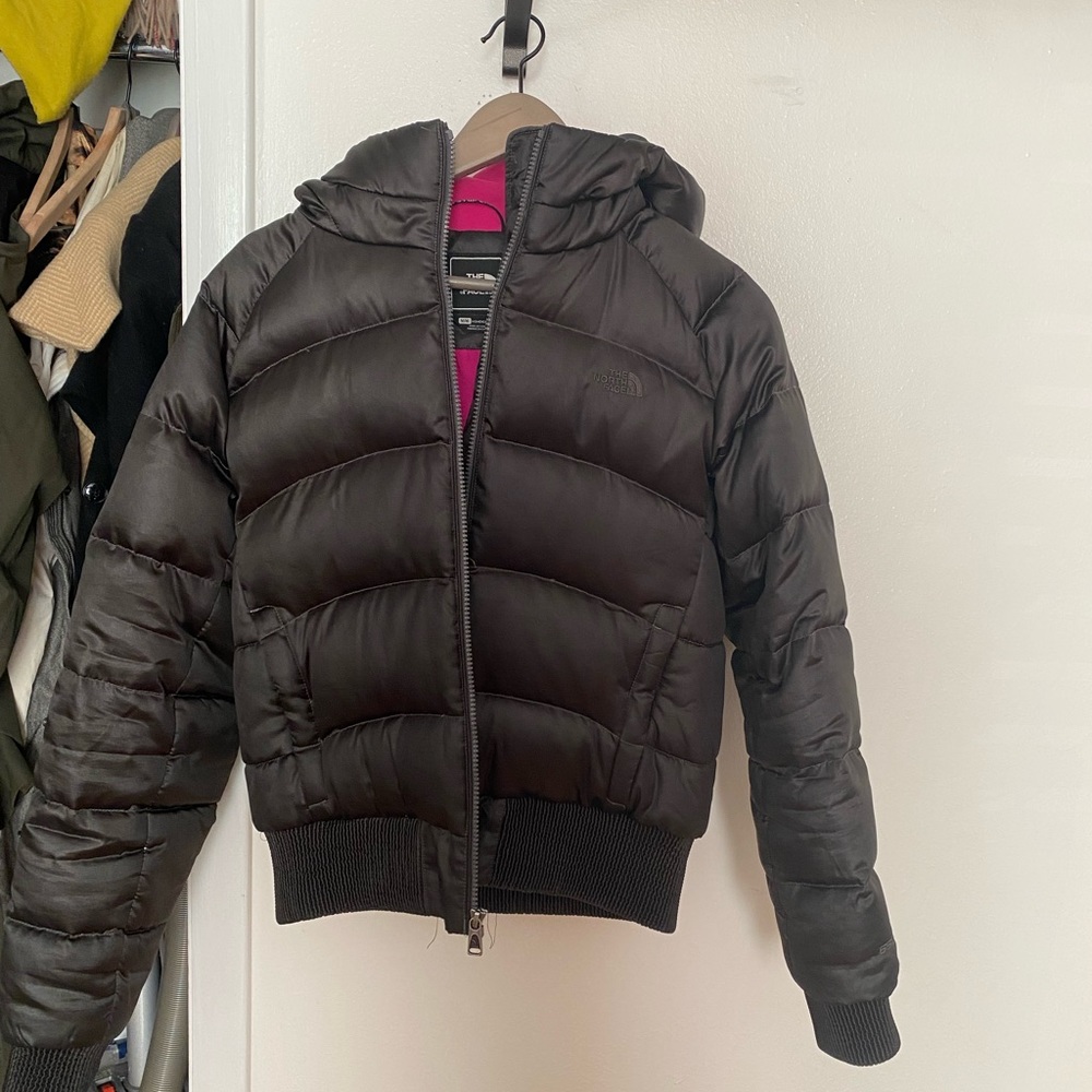 North face like new black puffer coat